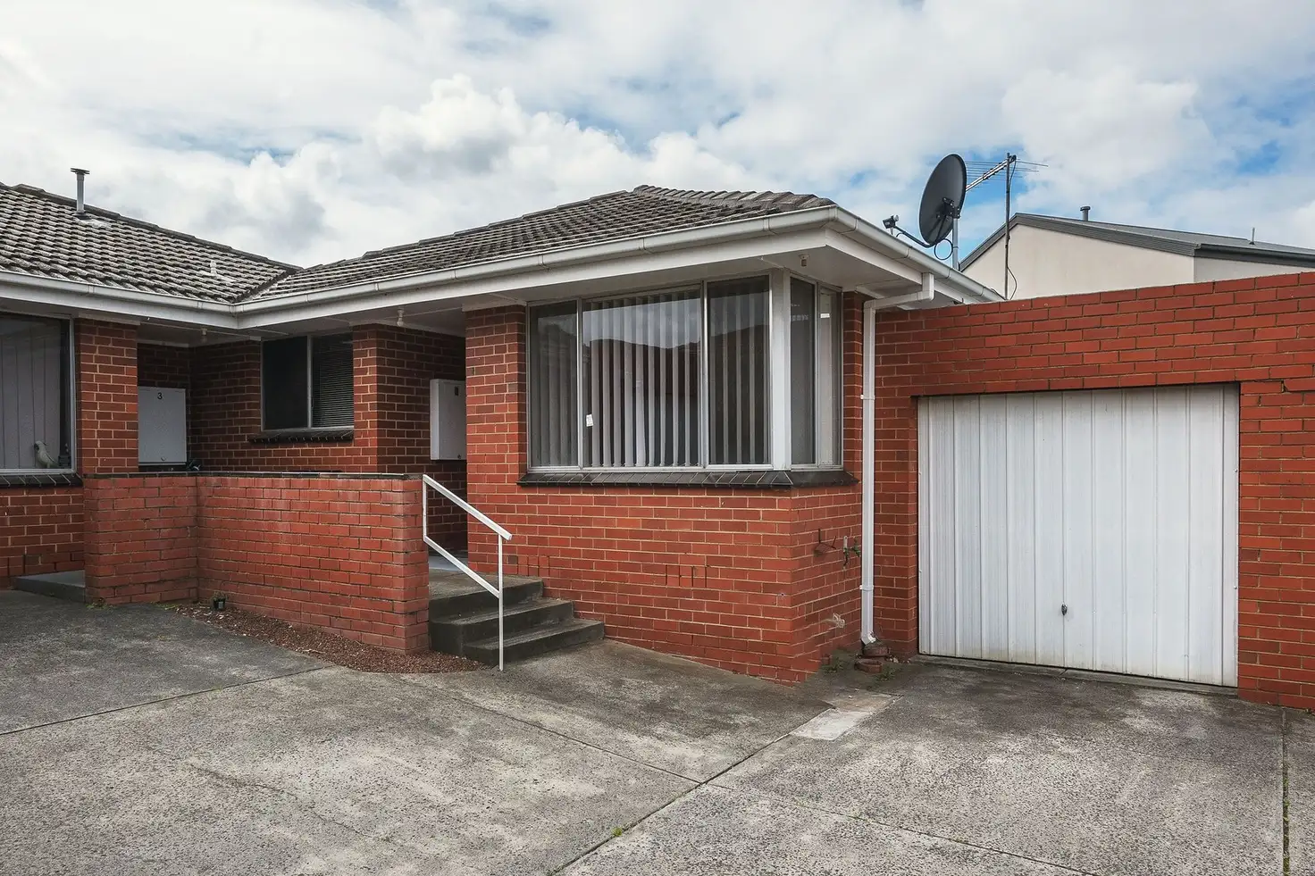 Main view of Homely unit listing, 2/187 Carinish Road, Clayton VIC 3168