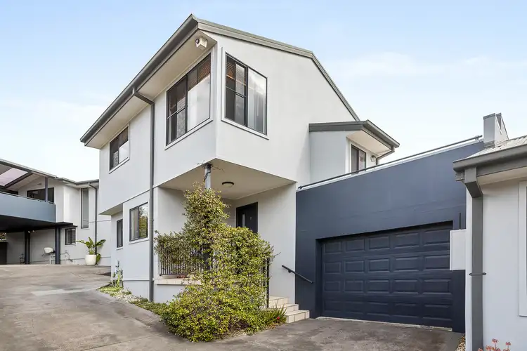 2/33 Lawrence Street, Woonona NSW 2517