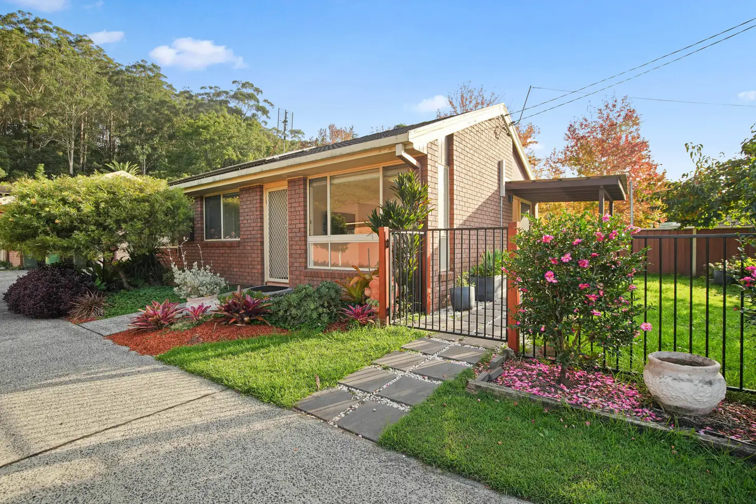 Main view of Homely semi-detached listing, 1/25 Dog Trap Road, Ourimbah NSW 2258