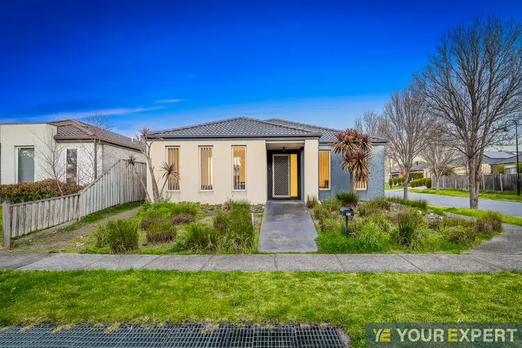 33 Ogle Way, Cranbourne North VIC 3977