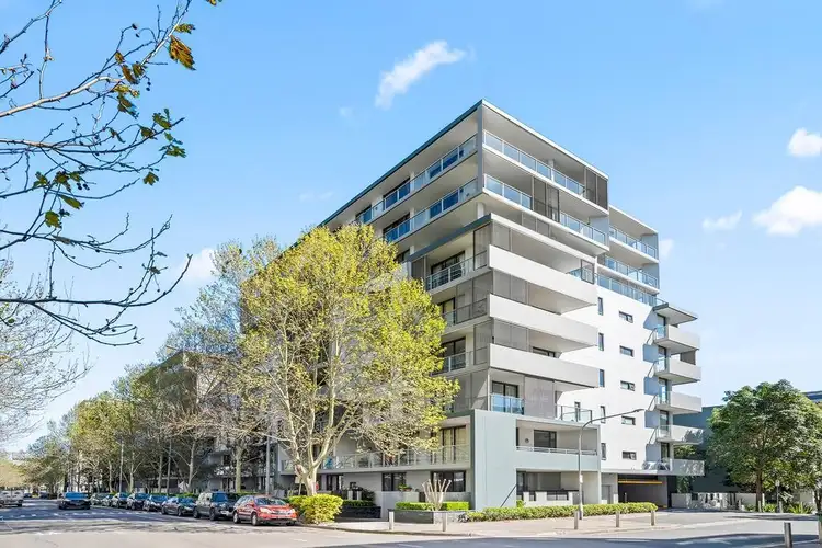 302/78 Rider Boulevard