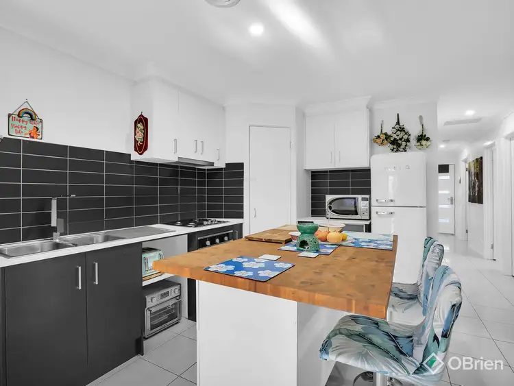 38 Henry Street, Pakenham VIC 3810