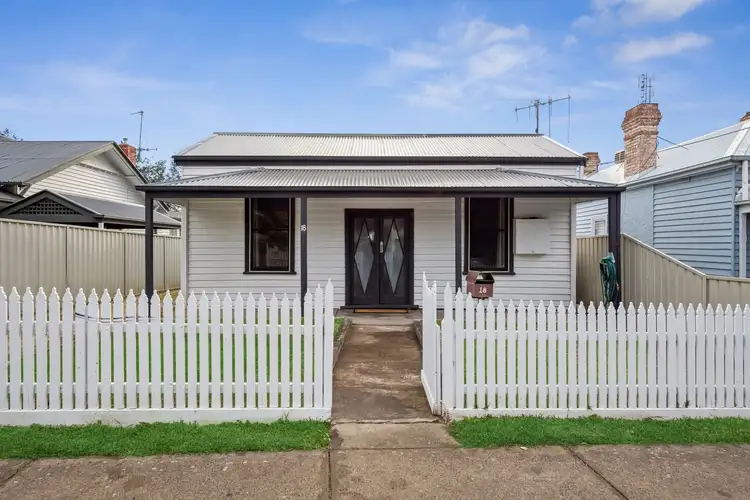 18 Russell Street, Quarry Hill VIC 3550
