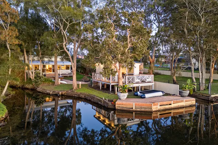 19 Malvina Parade, Gorokan NSW 2263