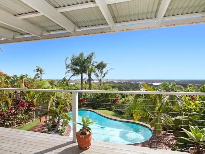 11 Hibiscus Parade, Banora Point NSW 2486