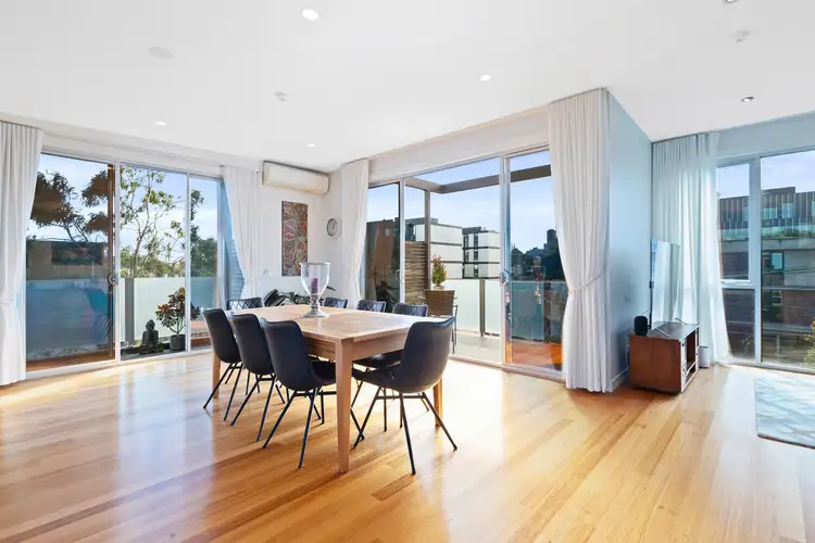 3/93 Carlisle Street, St Kilda VIC 3182