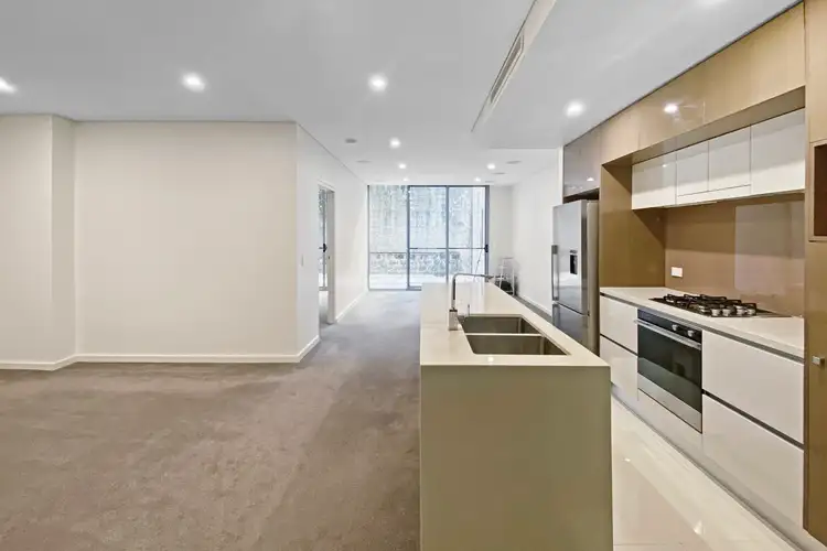 7L/5 Centennial Avenue