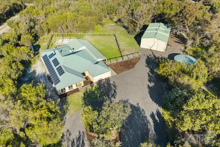 24 Frayne Place, Wandi WA 6167