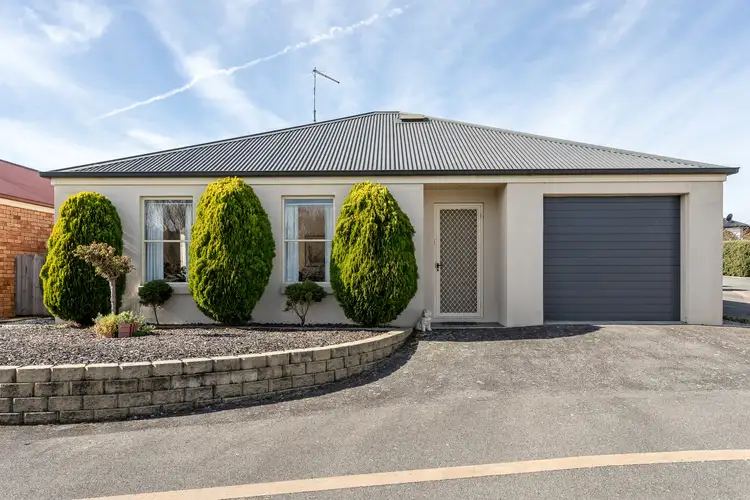 8/11 Molecombe Drive