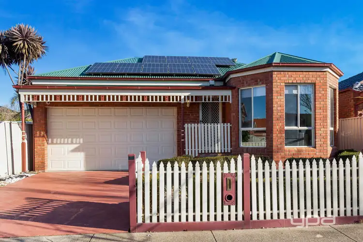 35 Springlake Avenue, Caroline Springs VIC 3023