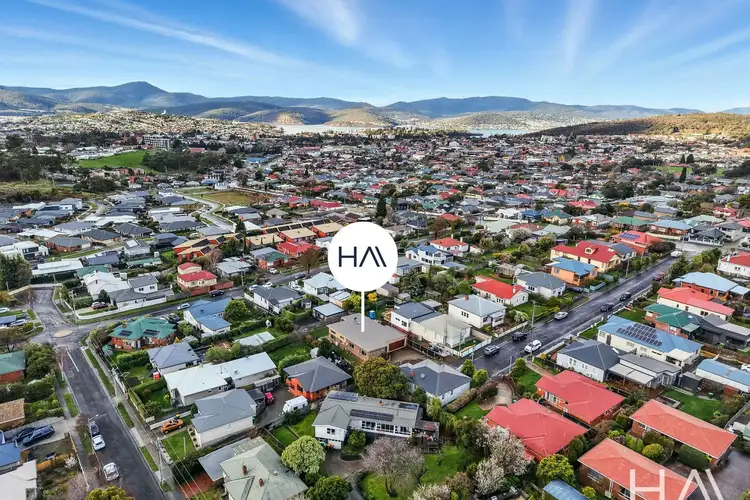 2/16 Cuthbert Avenue, Lenah Valley TAS 7008