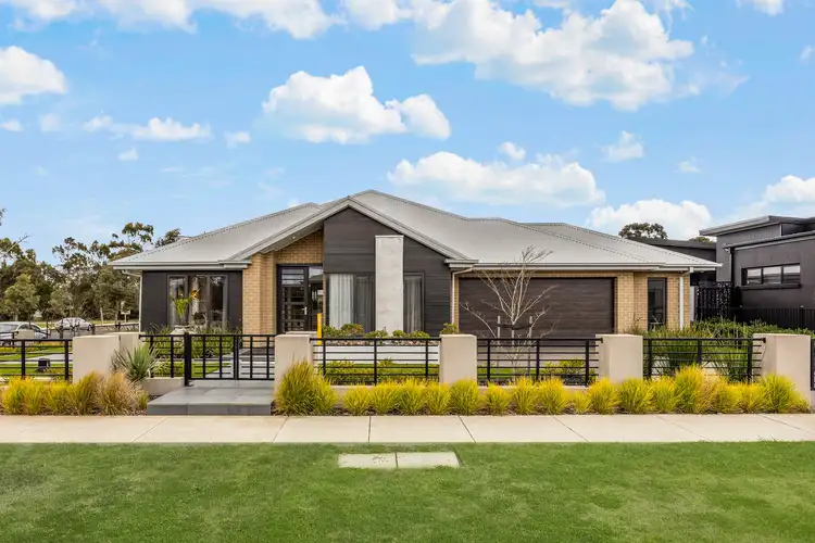 1 Cotton Circuit, Gisborne VIC 3437