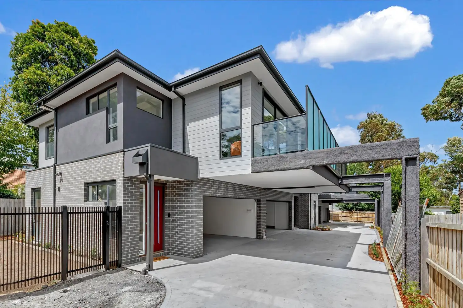 Main view of Homely townhouse listing, 2/286 Mt Dandenong Road, Croydon VIC 3136