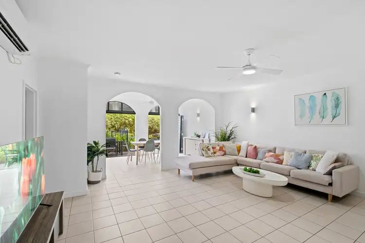 2/81-85 Cedar Road, Palm Cove QLD 4879