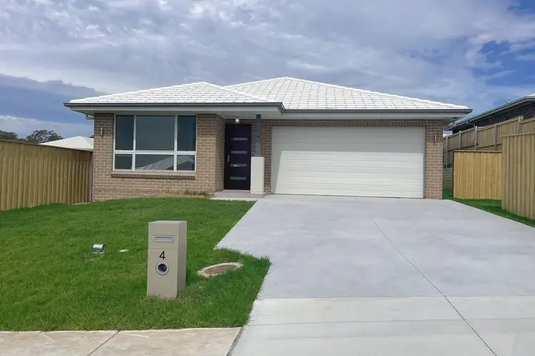 4 Flight Street, Menangle Park NSW 2563