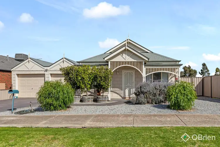 7 Barton Road, Burnside Heights VIC 3023
