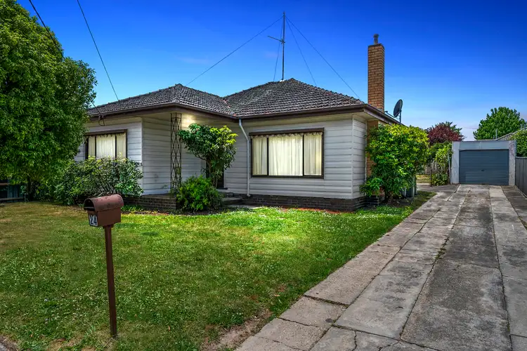 24 Dover Street, Wendouree VIC 3355