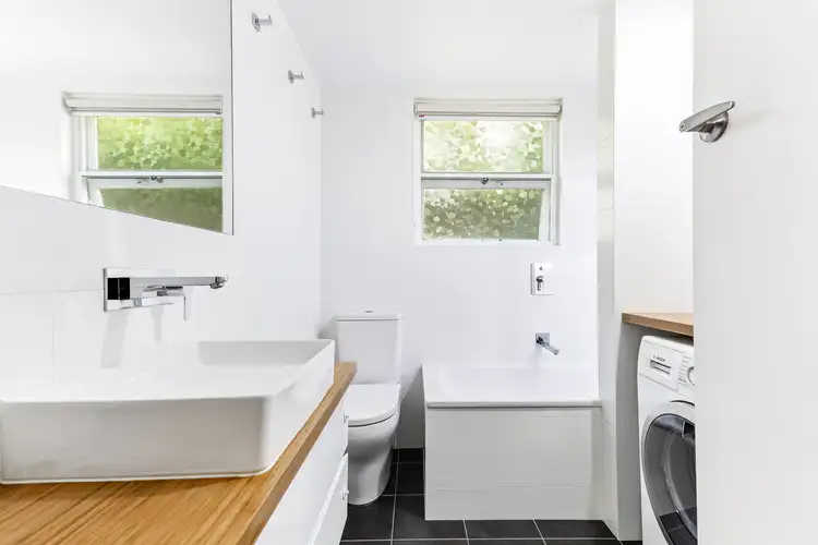 Fifth view of Homely apartment listing, 4/28 Clarence Avenue, Dee Why NSW 2099