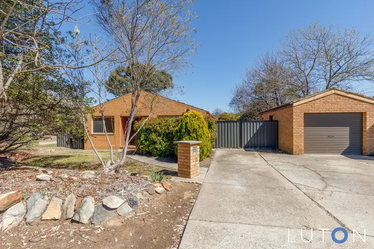 8 Vanzetti Crescent, Kambah ACT 2902