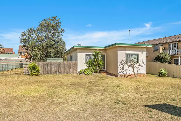 76 Peterborough Avenue, Lake Illawarra NSW 2528