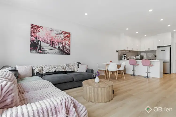 2/8 Laurel Avenue, Boronia VIC 3155