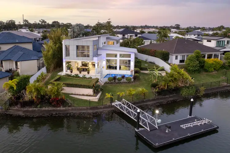 18 Ferrymans Court, Helensvale QLD 4212