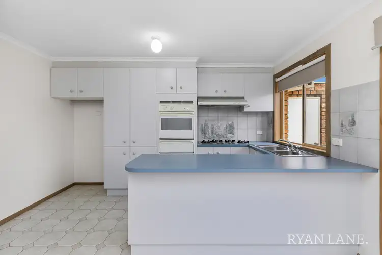 Sixth view of Homely unit listing, 2/35 Taegtow Way, Altona Meadows VIC 3028