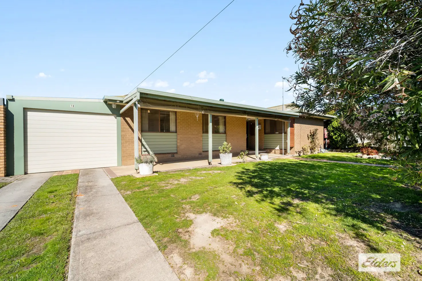 Main view of Homely house listing, 10 Highland Crescent, West Wodonga VIC 3690