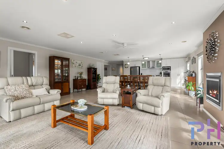 Fifth view of Homely house listing, 6 Tununga Circuit, Kangaroo Flat VIC 3555