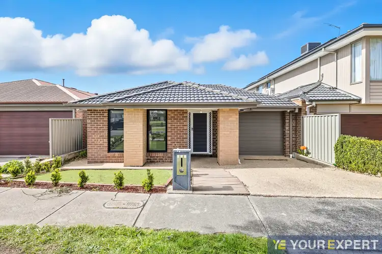 101 Scotsdale Drive, Cranbourne East VIC 3977