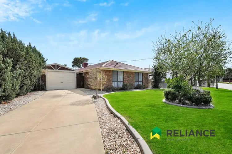 18 Lamb Grove, Hoppers Crossing VIC 3029