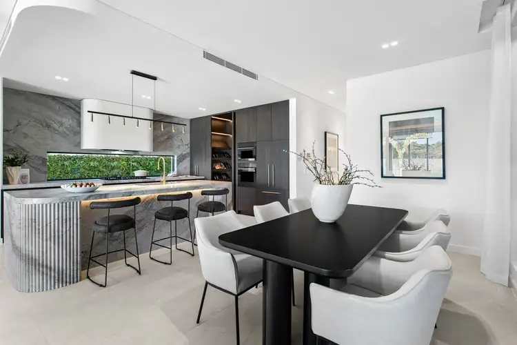 16A Fontainebleau Street