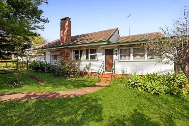 8 Gipps Street, Drayton QLD 4350