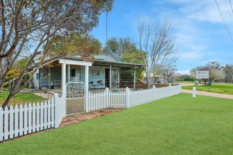 25 Murray Valley Highway, Boundary Bend VIC 3599