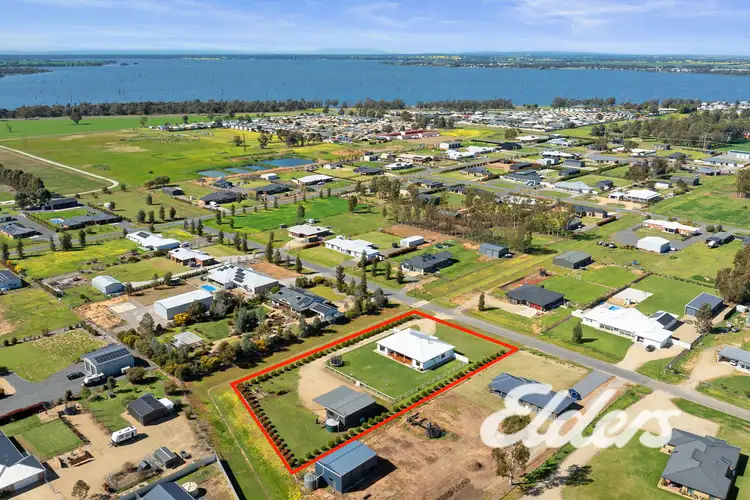 Second view of Homely house listing, 5 Lara Close, Mulwala NSW 2647