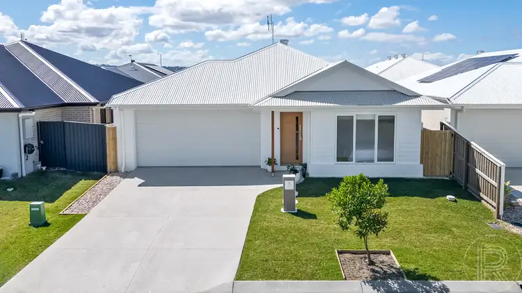 8 Andante Crescent, Palmview QLD 4553