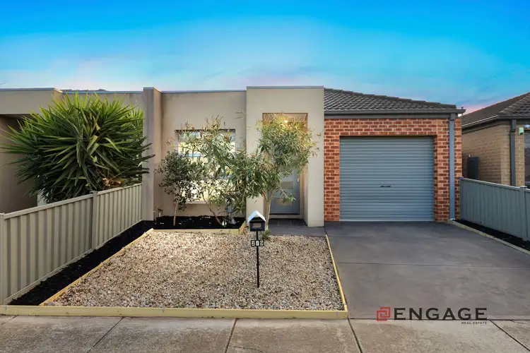 2/9 Starflower Way, Truganina VIC 3029