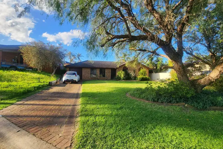 6 Dolge Place, Ambarvale NSW 2560