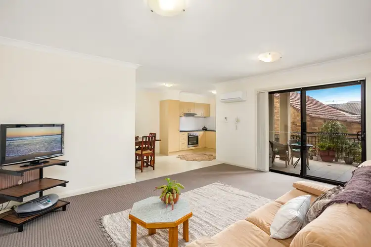 Third view of Homely apartment listing, 2/13 Hercules Street, Wollongong NSW 2500