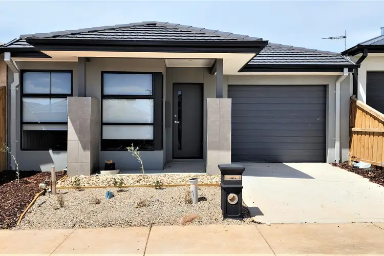 10 Kerala Street, Rockbank VIC 3335