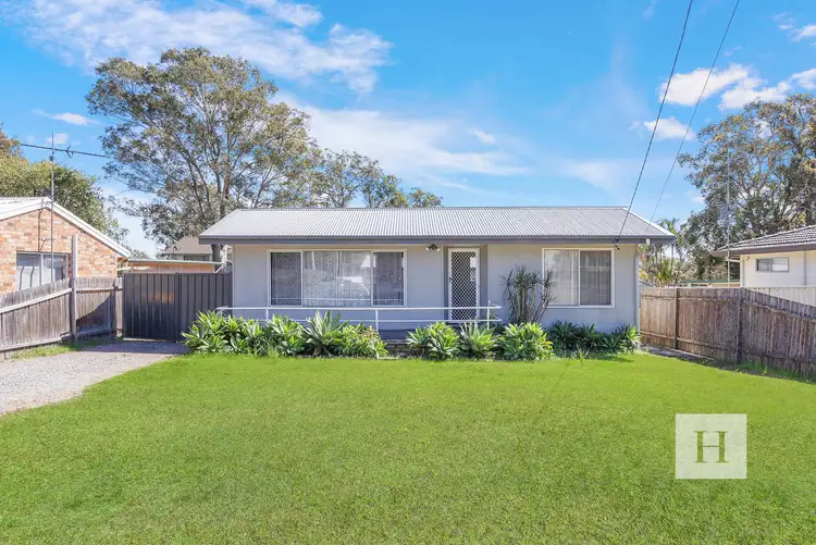 10 & 10a Kapala Avenue, Summerland Point NSW 2259