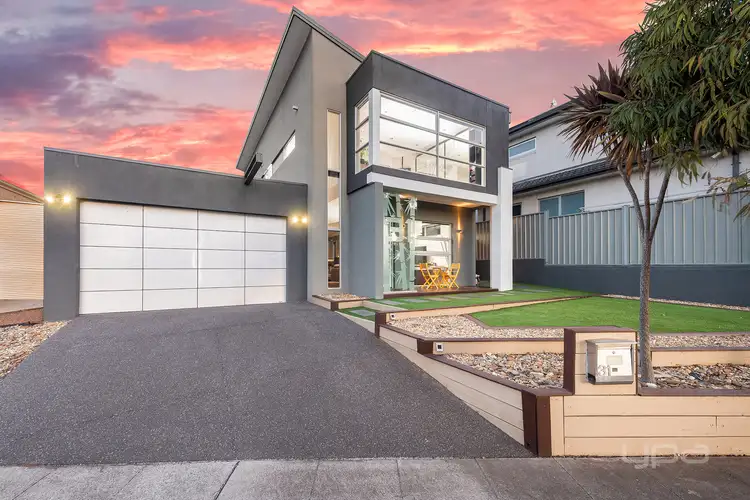 31 Caesia Way, Caroline Springs VIC 3023