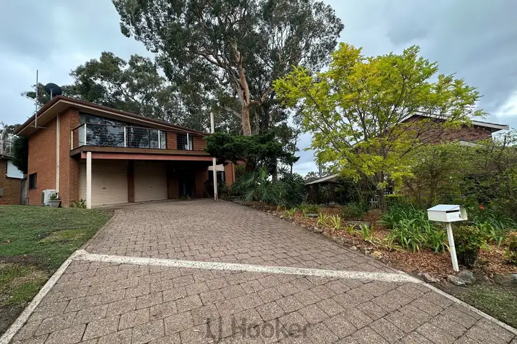 4 Kembla Close, Toronto NSW 2283
