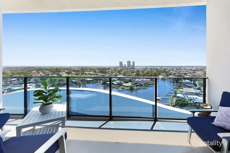21204/5 Harbour Side Court, Biggera Waters QLD 4216