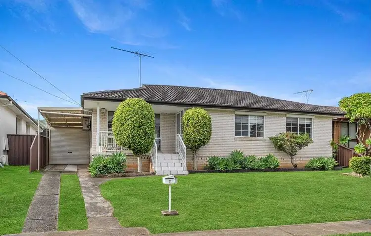 9 Tallowwood Avenue, Casula NSW 2170