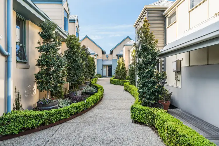 3/5-7 Victoria Street