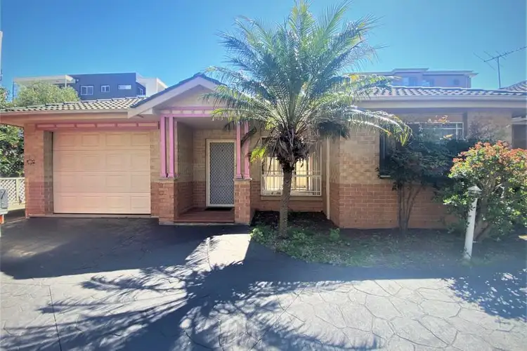 4/196-198 Burnett Street, Mays Hill NSW 2145