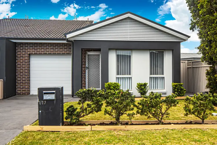 1/17 Bluewattle Road