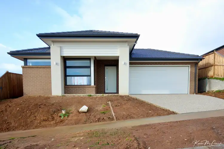 36 Snows Hill Avenue, Warragul VIC 3820