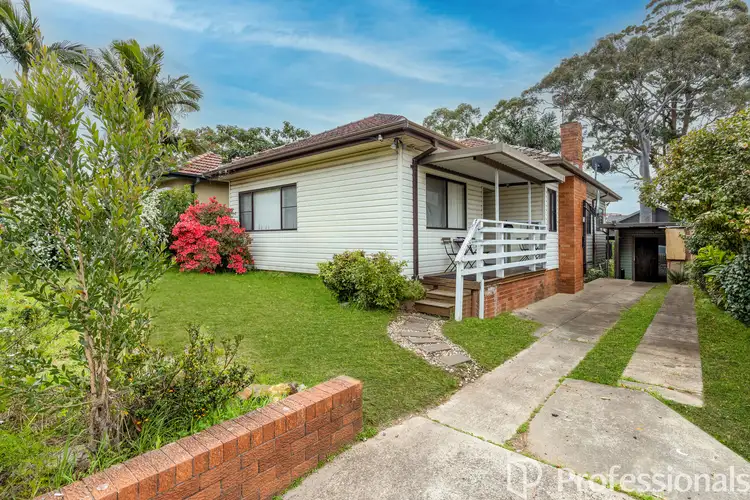 215 Moorefields Road, Roselands NSW 2196